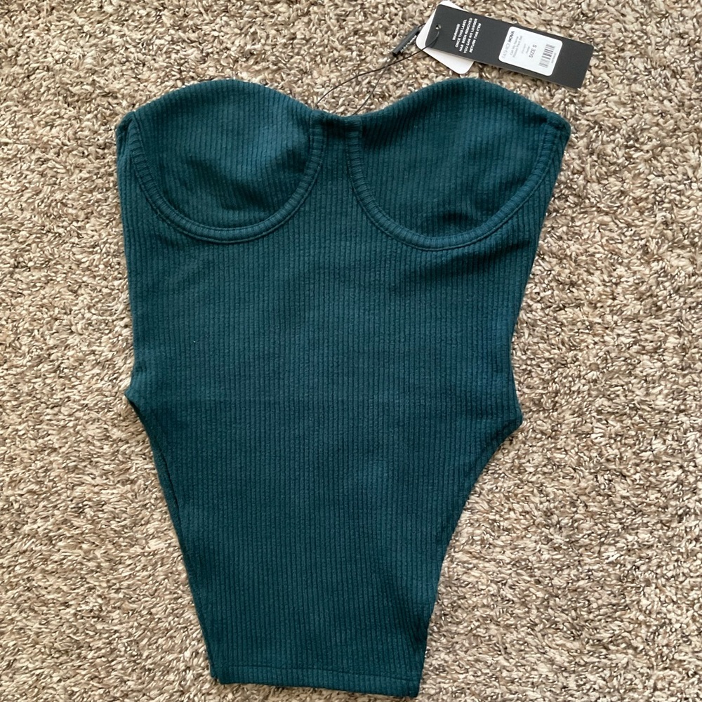 Fashionnova / Call My Name
Ribbed Pant Set